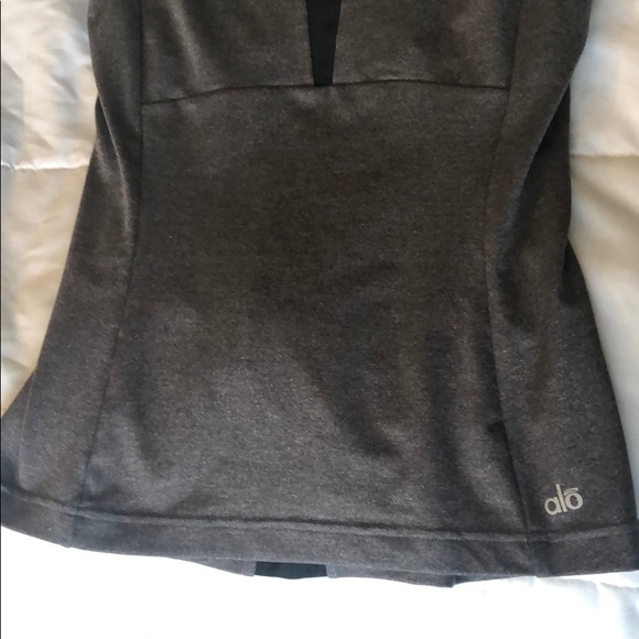 ❌SOLD❌ Alo Yoga tank - Picture 2 of 5